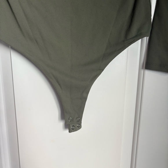 Nuuds Women’s Off The Shoulder Olive Green Long Sleeve Bodysuit- Size S - Picture 3 of 6